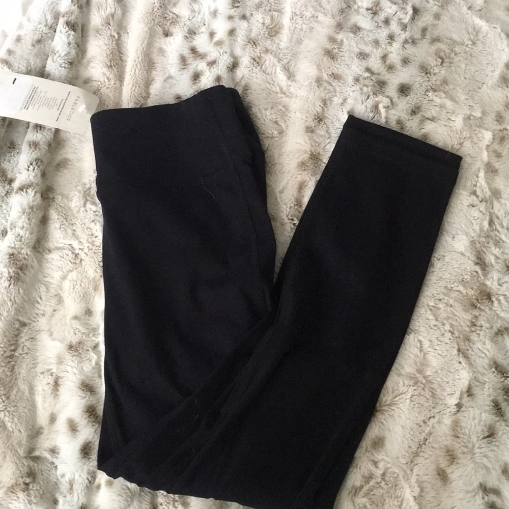 Fabletics trinity high waisted pocket Capri